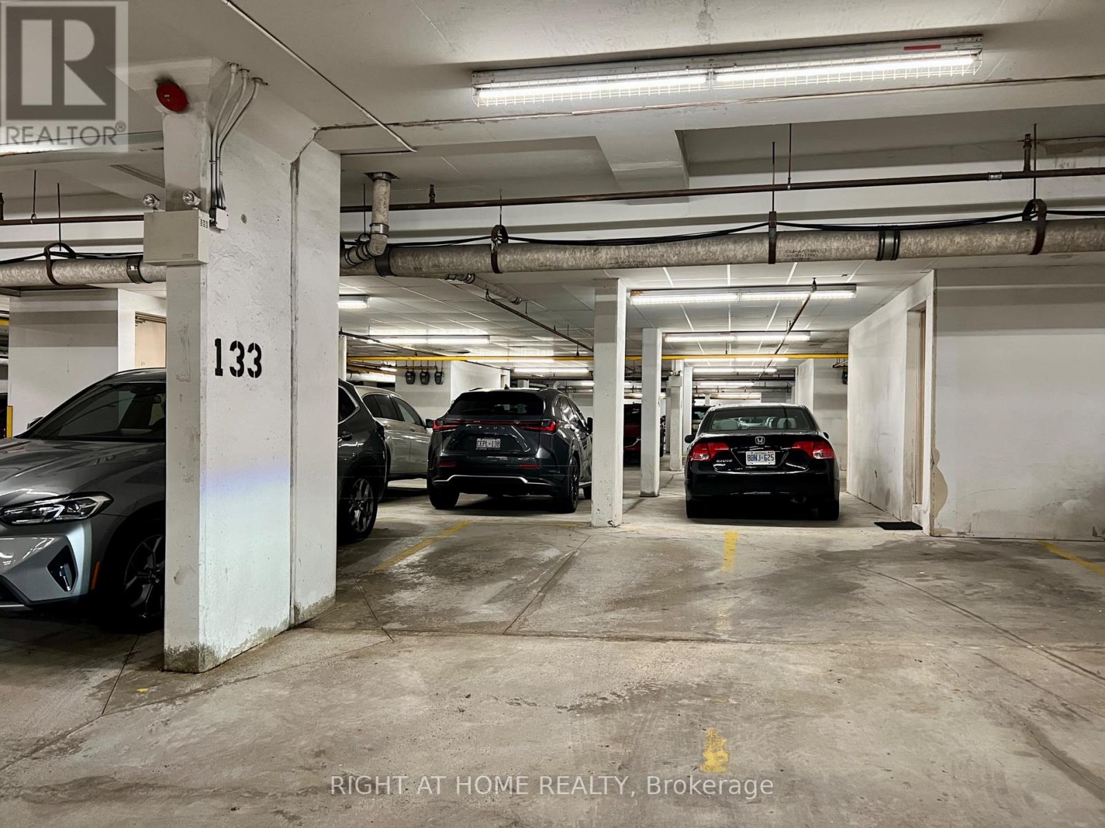 A50 - 108 Finch Avenue W Property Photo 47