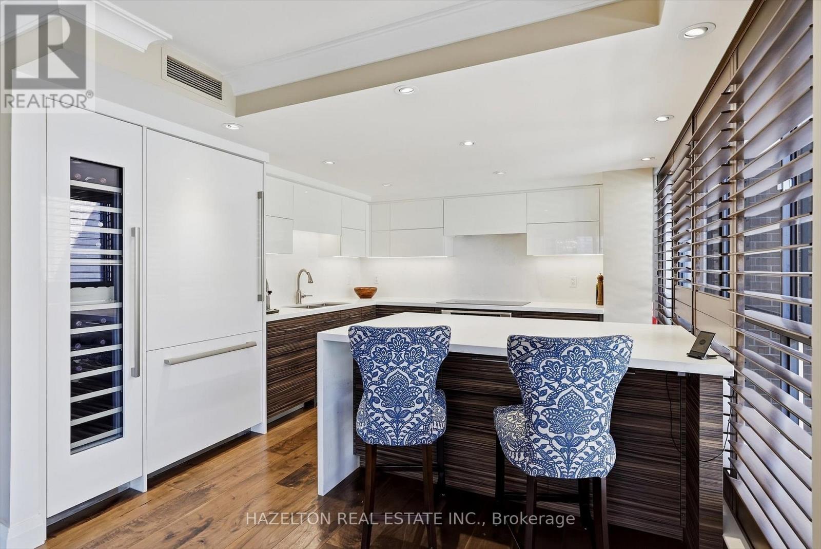 608 - 164 Cumberland Street Property Photo 1