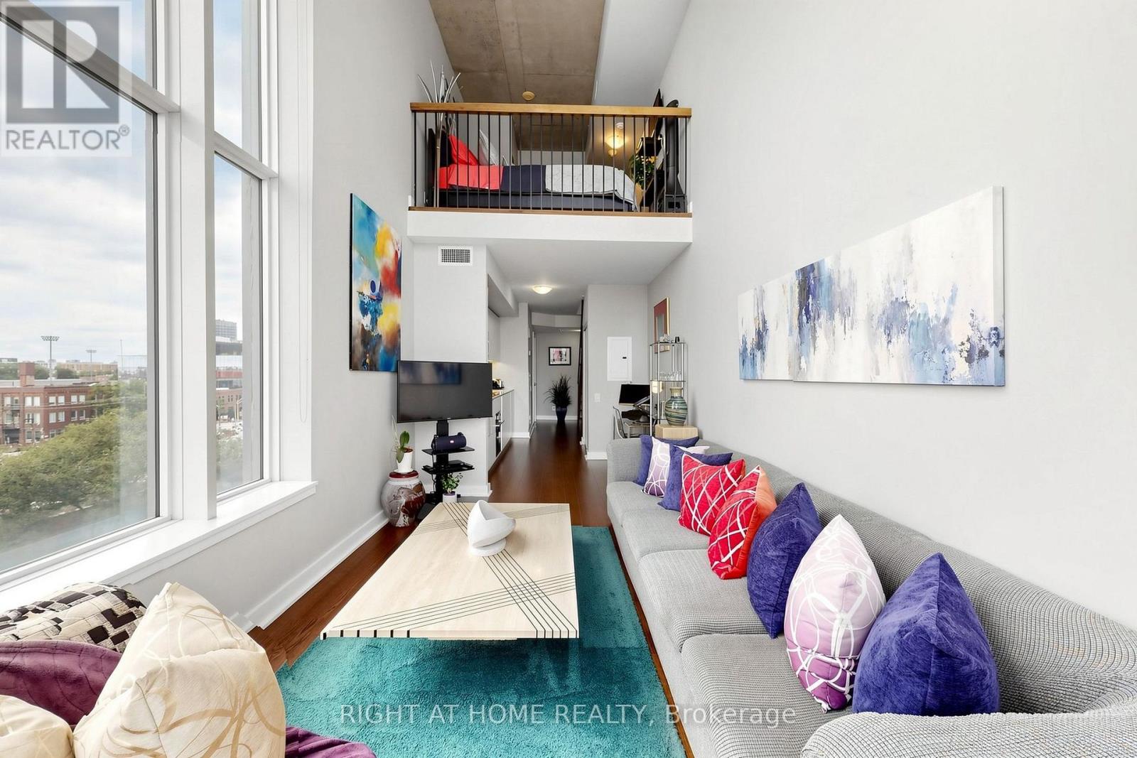 510 - 5 Hanna Avenue Property Photo 11