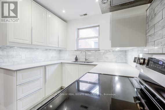 Second Fl. - 11 Highbourne Road Property Photo 19