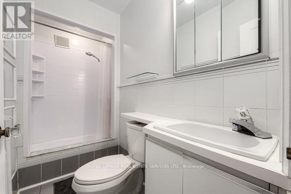 Second Fl. - 11 Highbourne Road Property Photo 33