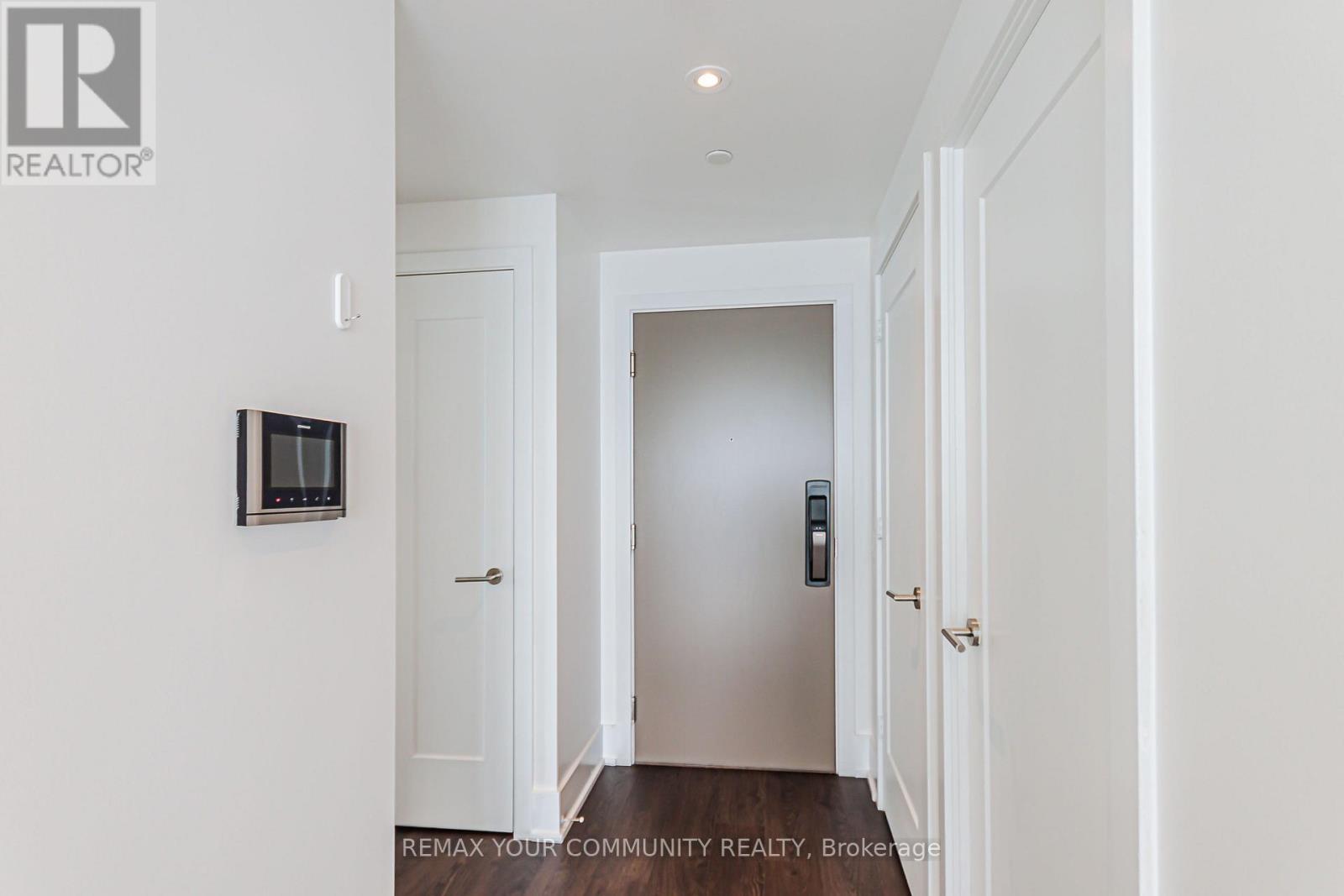 5410 - 10 York Street Property Photo 1