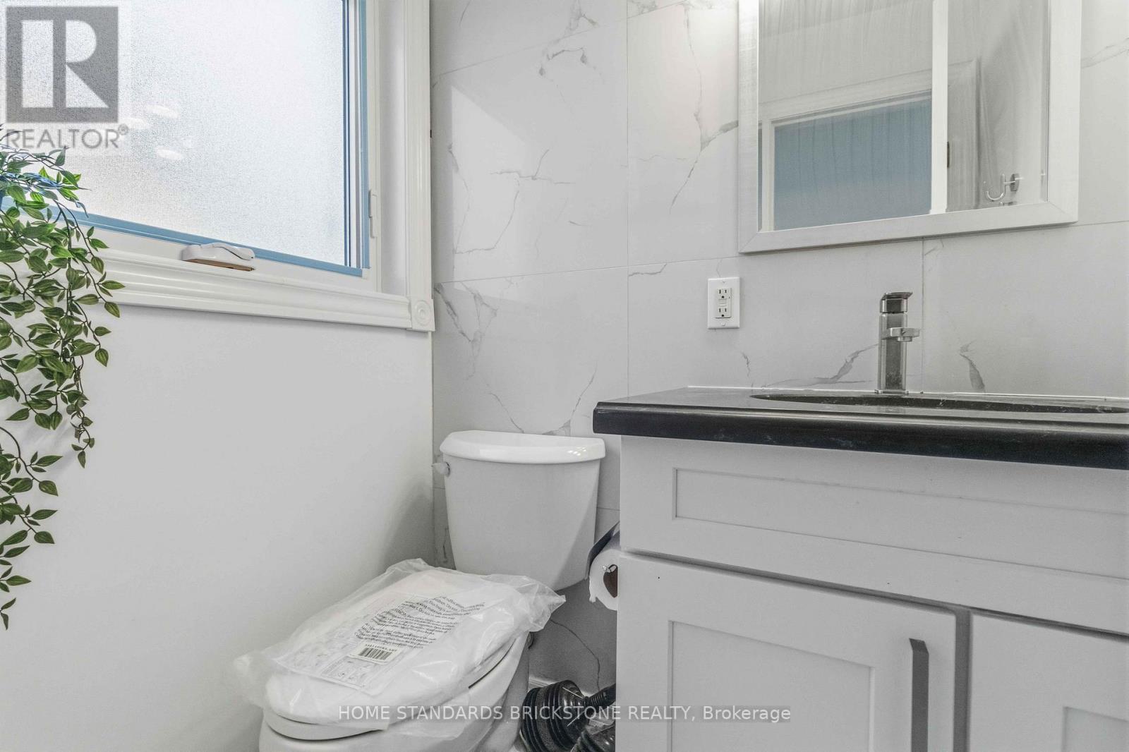 Main - 220 Torresdale Avenue Property Photo 10