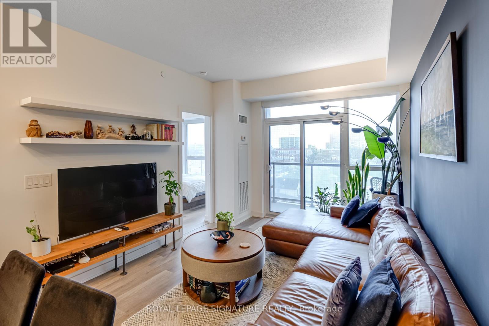 507 - 1603 Eglinton Avenue W Property Photo 7