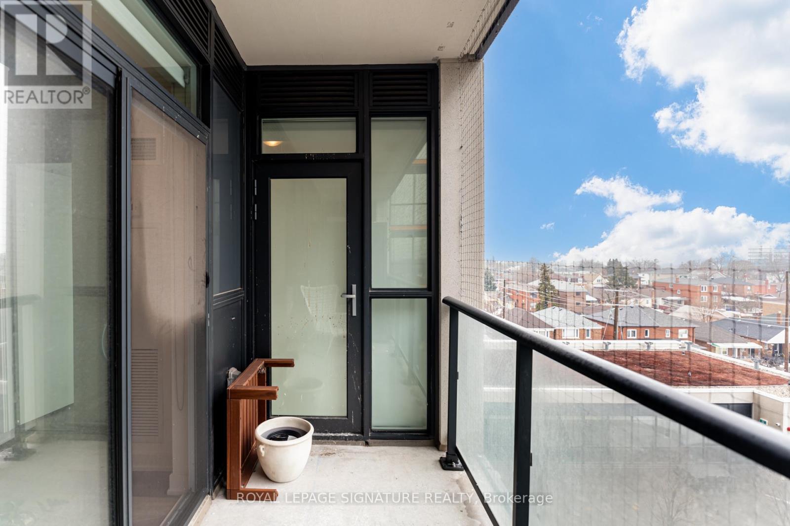 507 - 1603 Eglinton Avenue W Property Photo 17