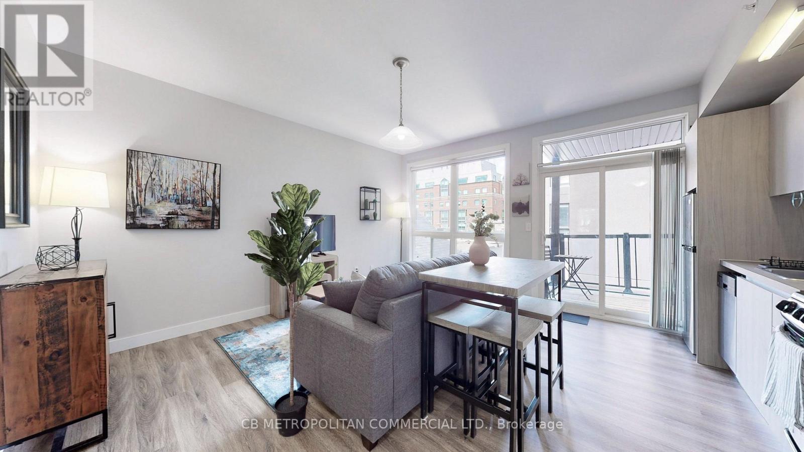 335 College Street Property Photo 10