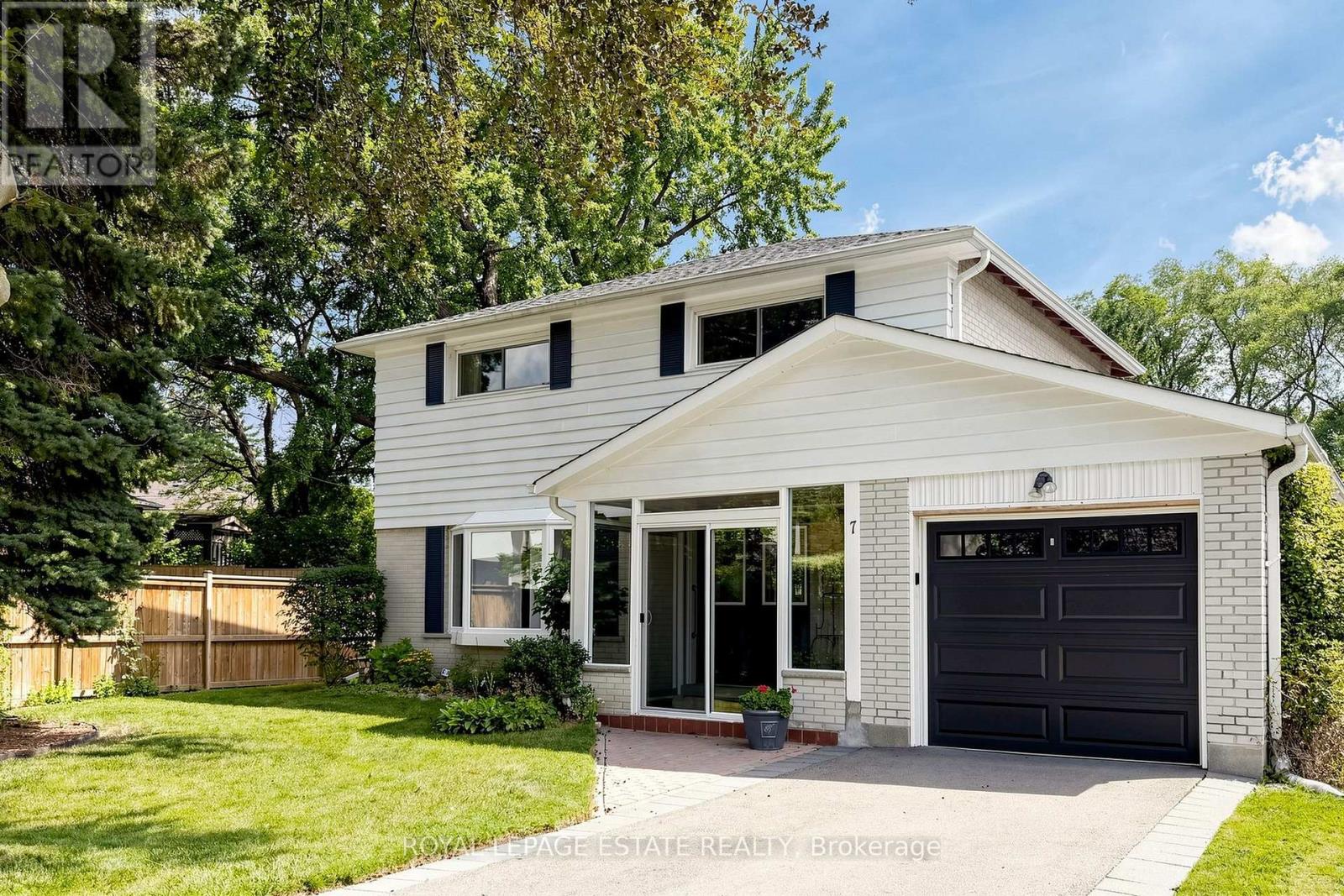 7 Longhope Place Property Photo 1