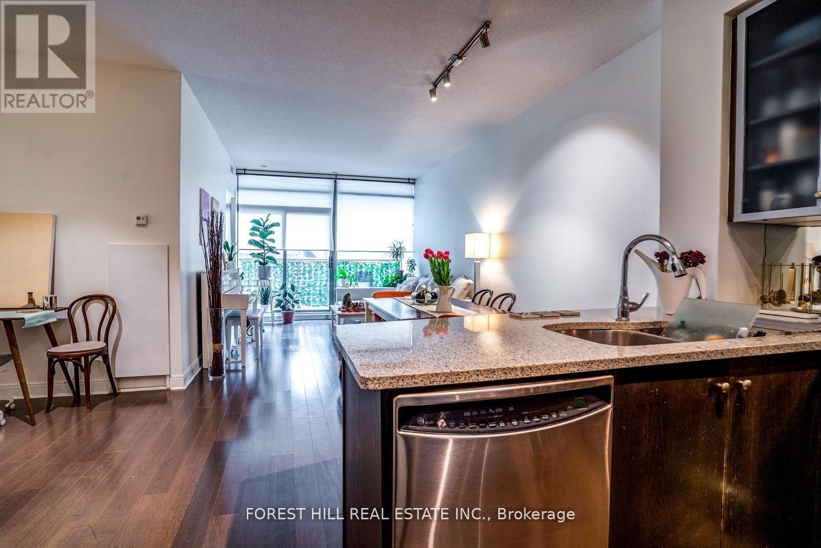 103 - 21 Scollard Street Property Photo 4