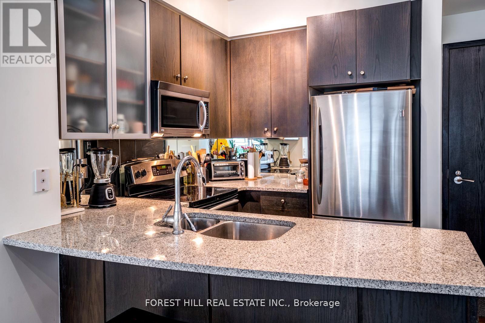 103 - 21 Scollard Street Property Photo 6