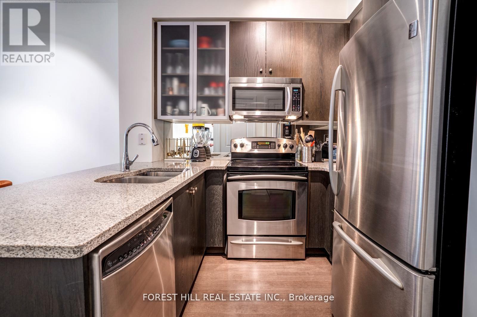 103 - 21 Scollard Street Property Photo 7