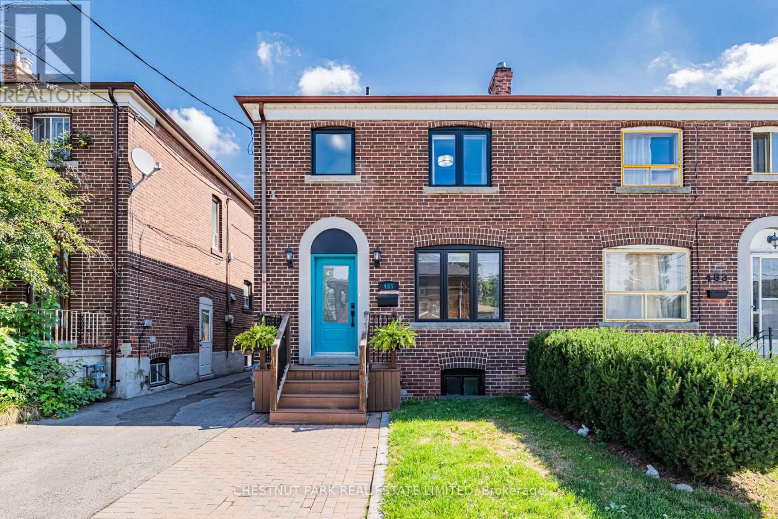 465 Oakwood Avenue Property Photo 1