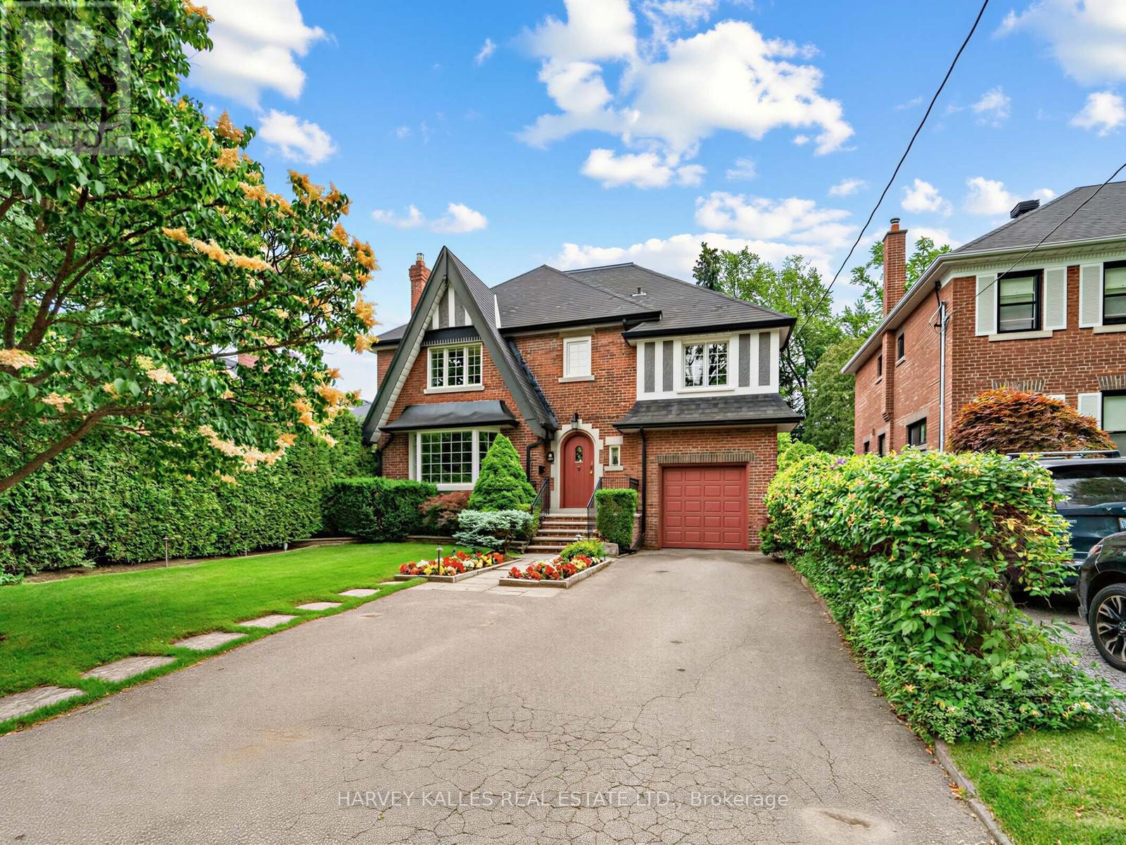287 St. Leonard's Avenue Property Photo 1