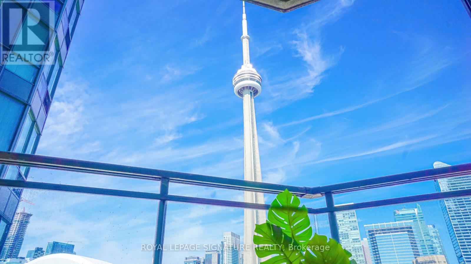 1726 - 230 QUEENS QUAY W