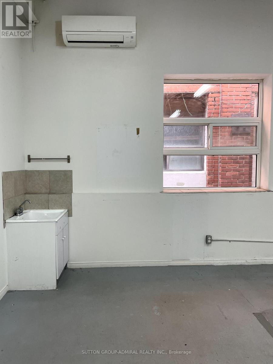 Studio 1 - 151 Sterling Road Property Photo 4