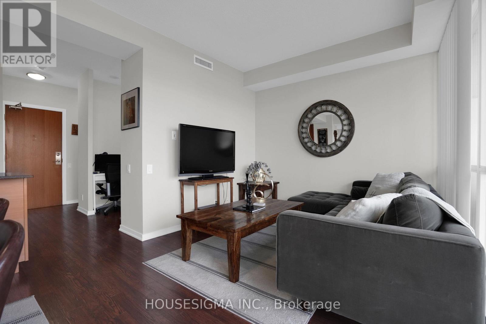 515 - 30 Canterbury Place Property Photo 13