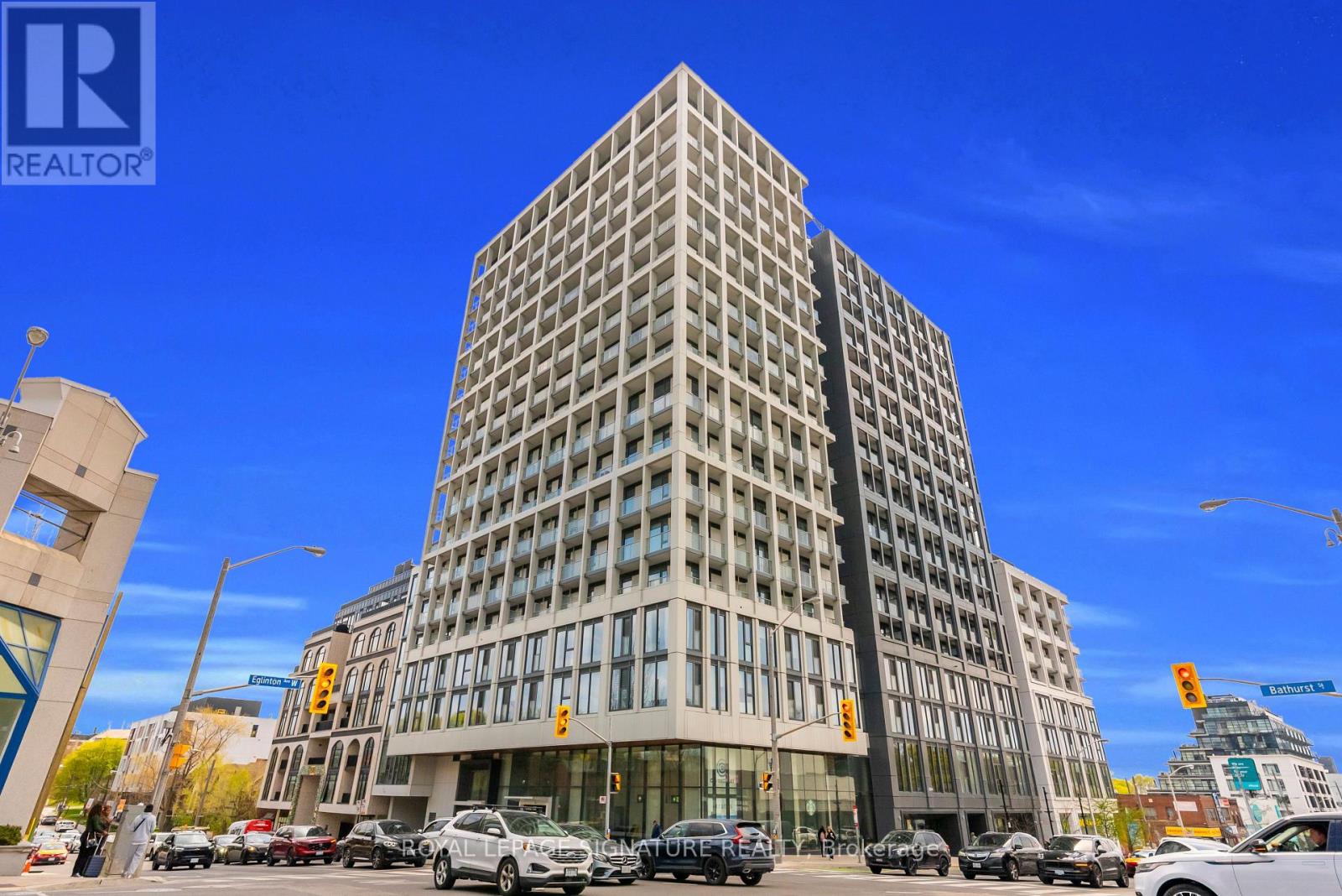 1121 - 2020 Bathurst Street Property Photo 3