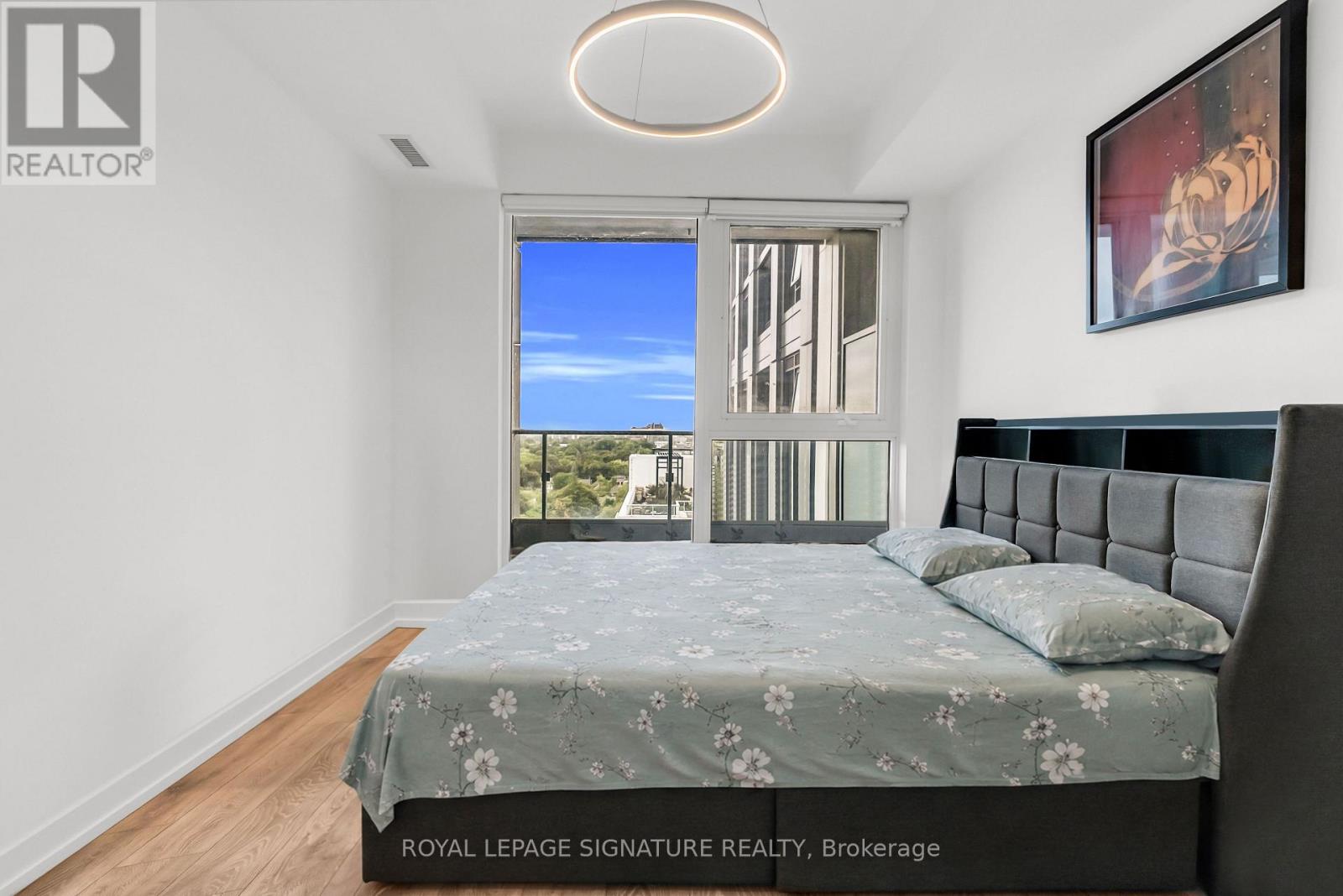 1121 - 2020 Bathurst Street Property Photo 14