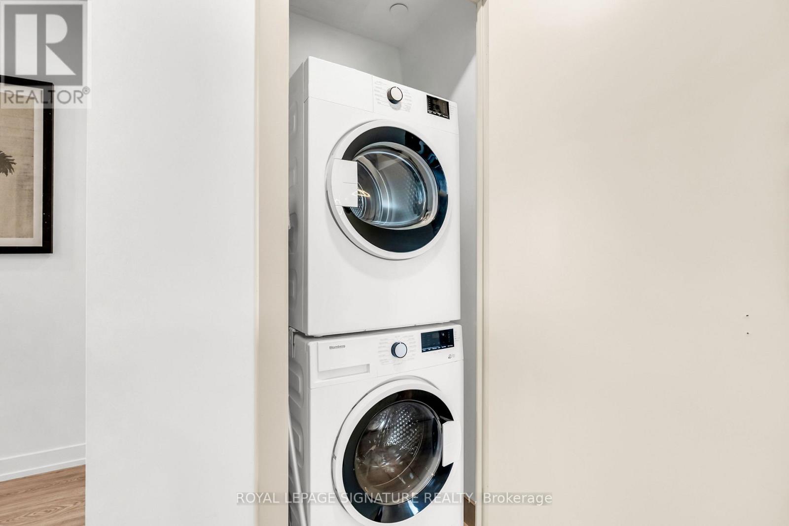 1121 - 2020 Bathurst Street Property Photo 21