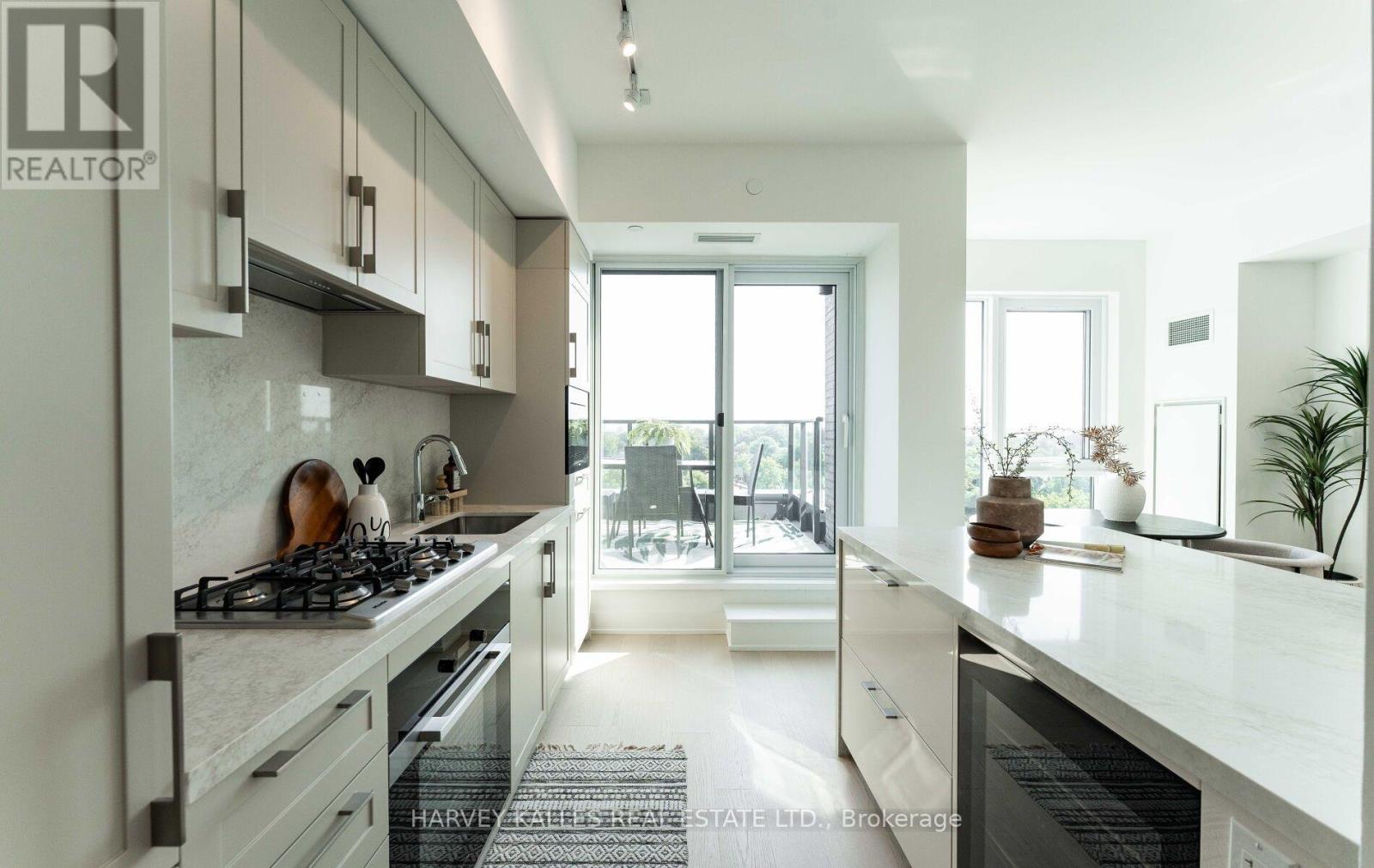 Lph2 - 8 Manor Road W Property Photo 13