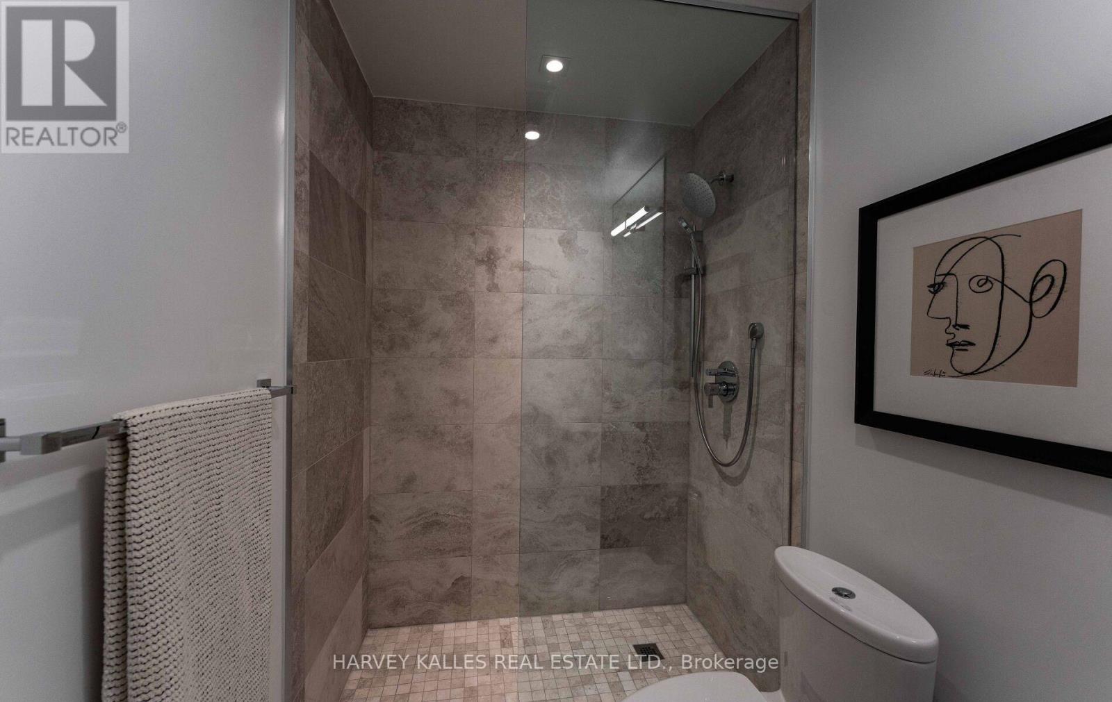 Lph2 - 8 Manor Road W Property Photo 21