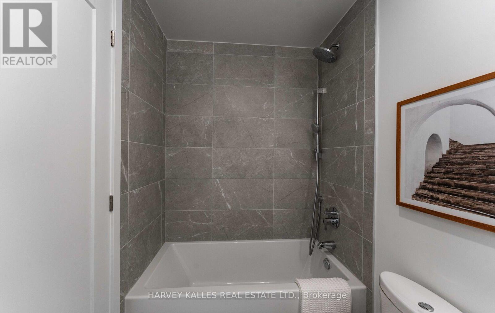Lph2 - 8 Manor Road W Property Photo 26