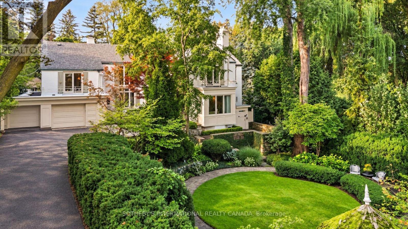 12 Forest Glen Crescent Property Photo 1