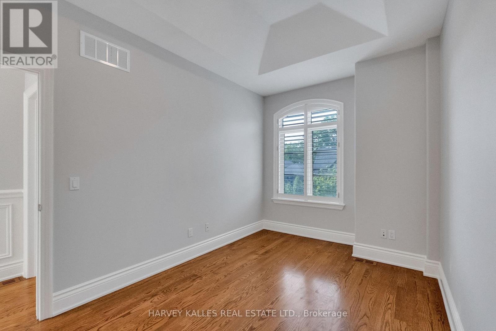 168 Roe Avenue Property Photo 37