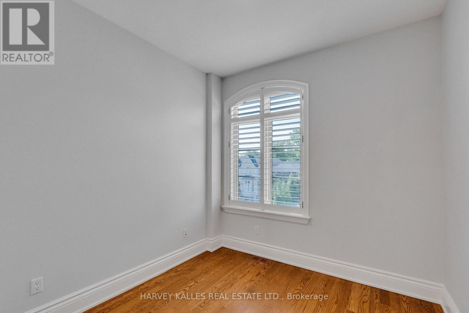 168 Roe Avenue Property Photo 38