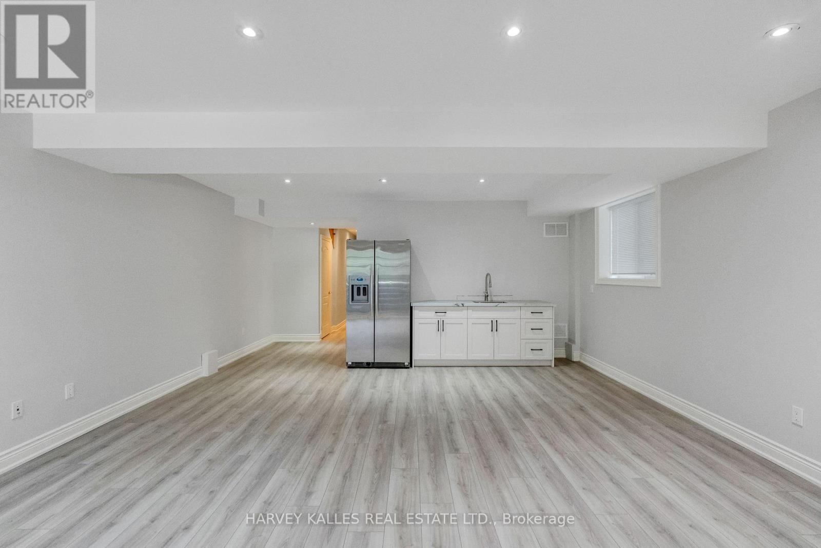 168 Roe Avenue Property Photo 44