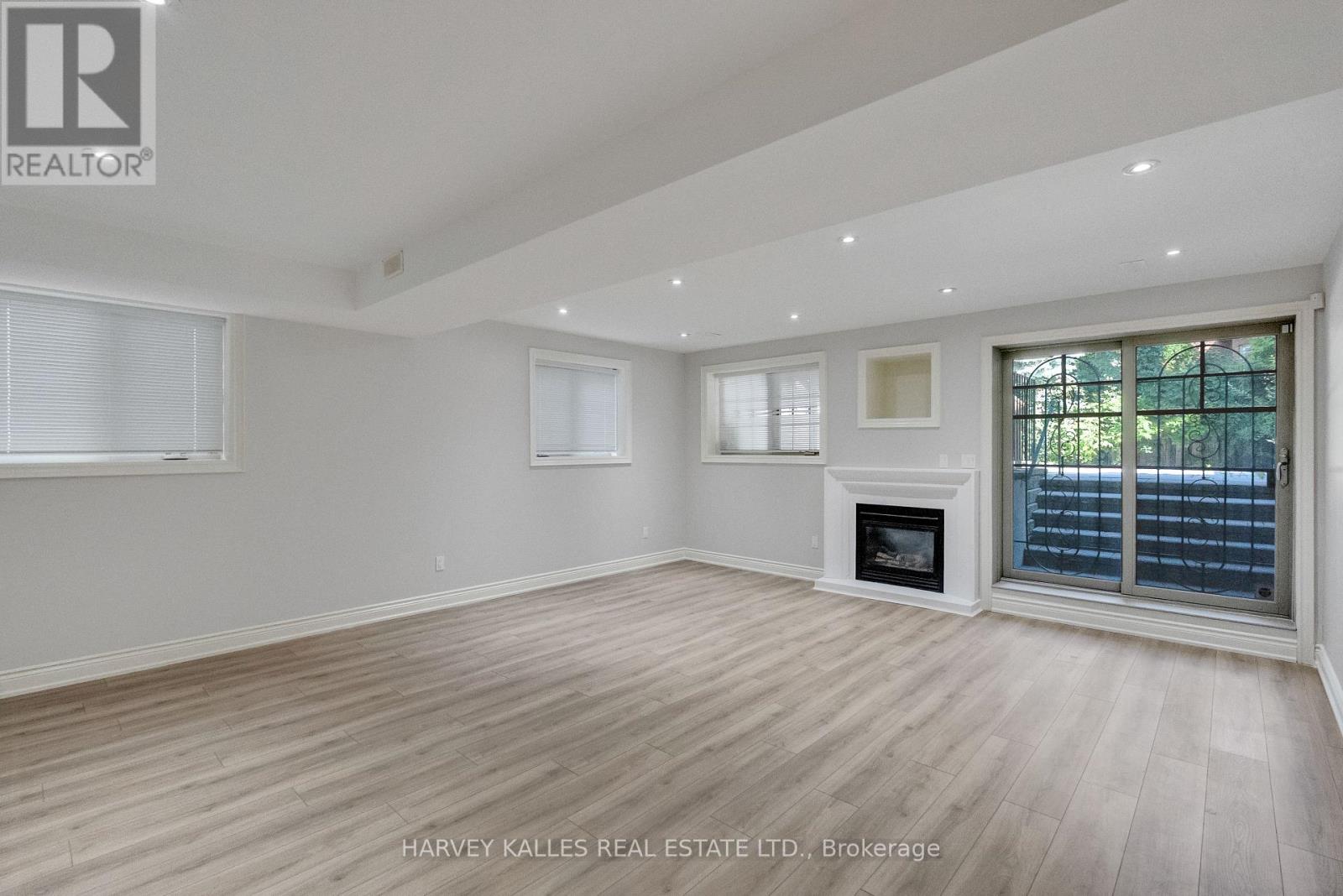168 Roe Avenue Property Photo 45