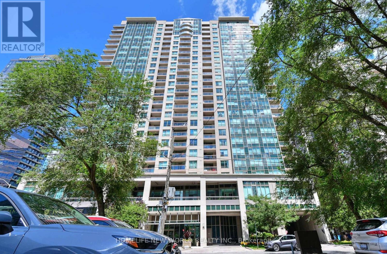 811 - 18 Parkview Avenue Property Photo 1