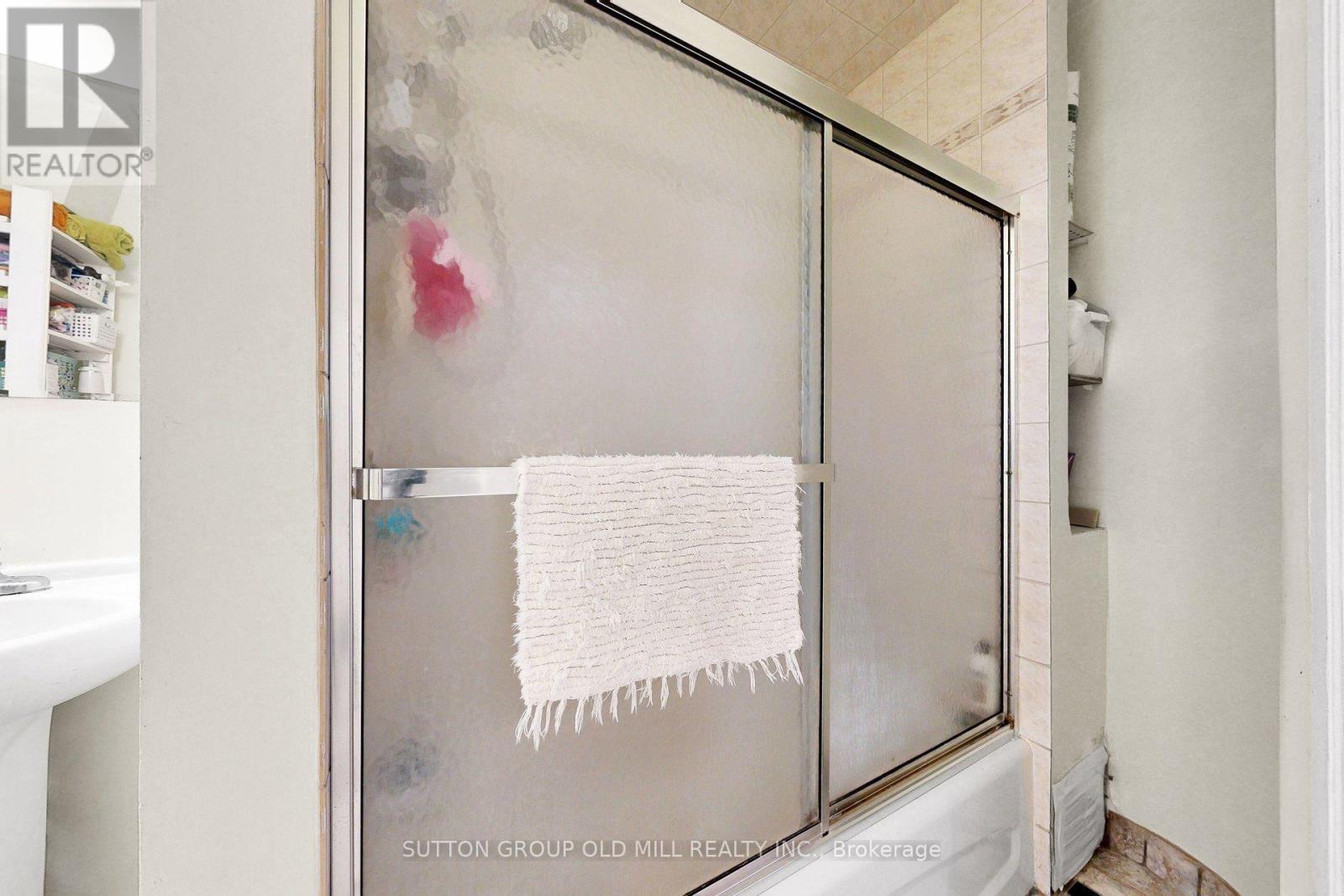 1060 College Street Property Photo 21