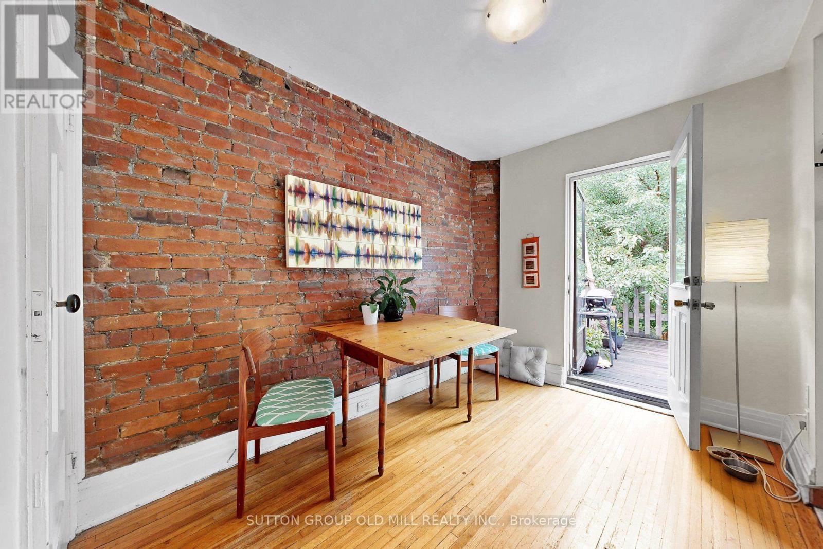 1060 College Street Property Photo 26