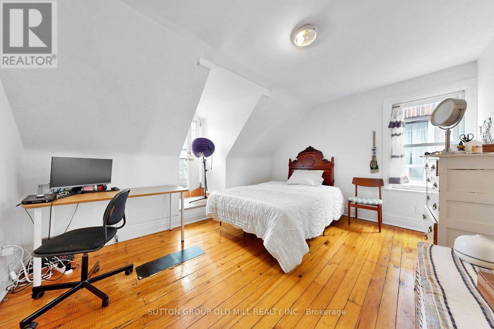 1060 College Street Property Photo 31