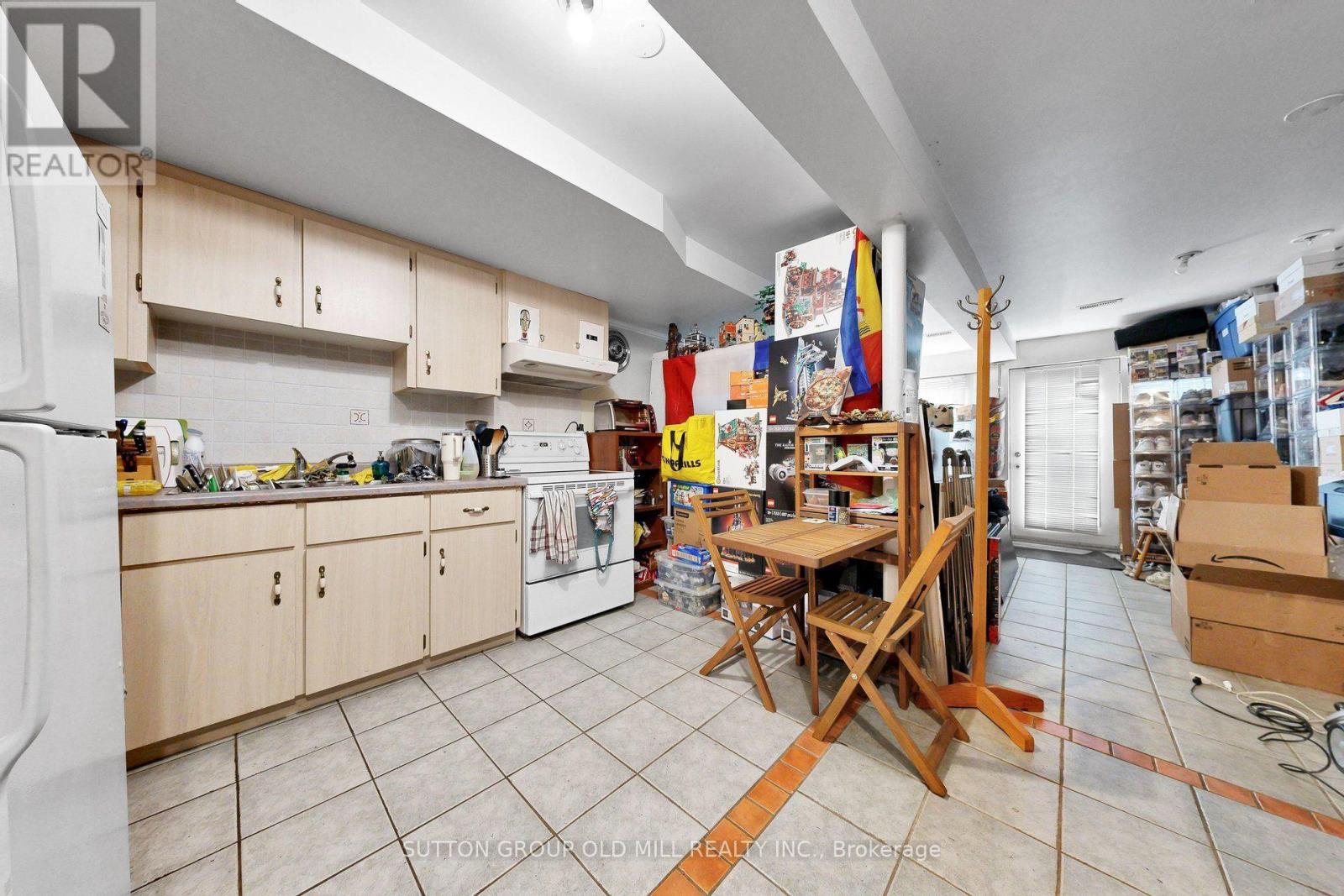 1060 College Street Property Photo 36