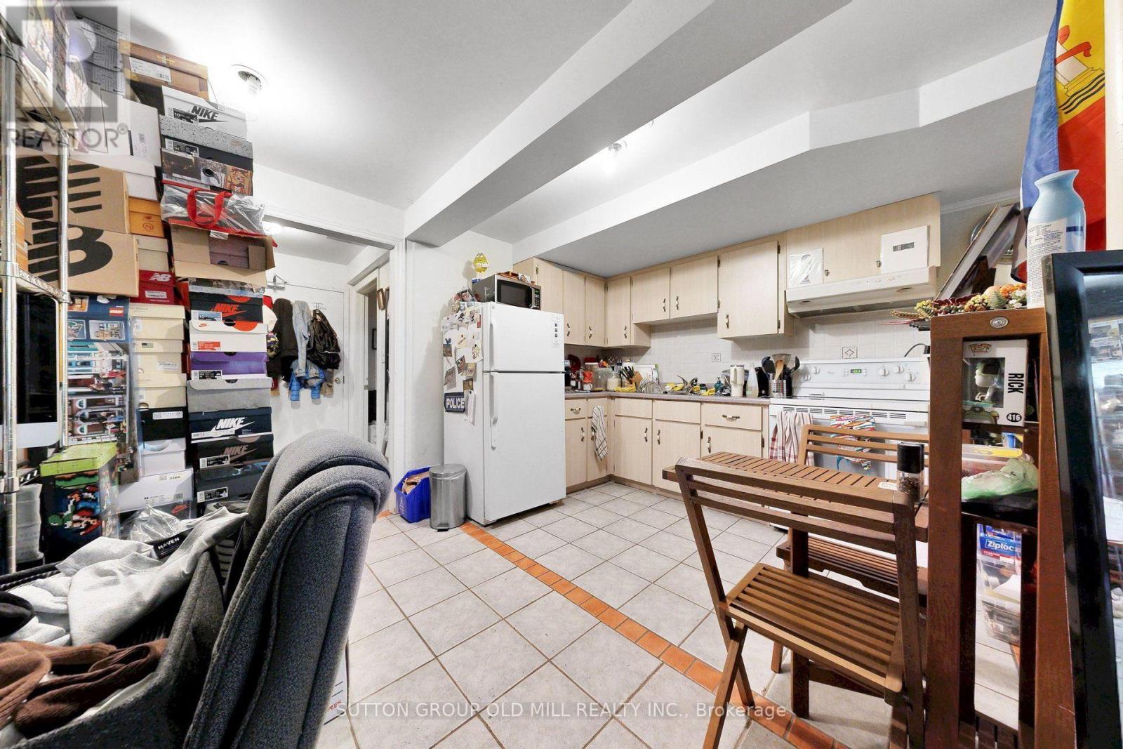 1060 College Street Property Photo 37