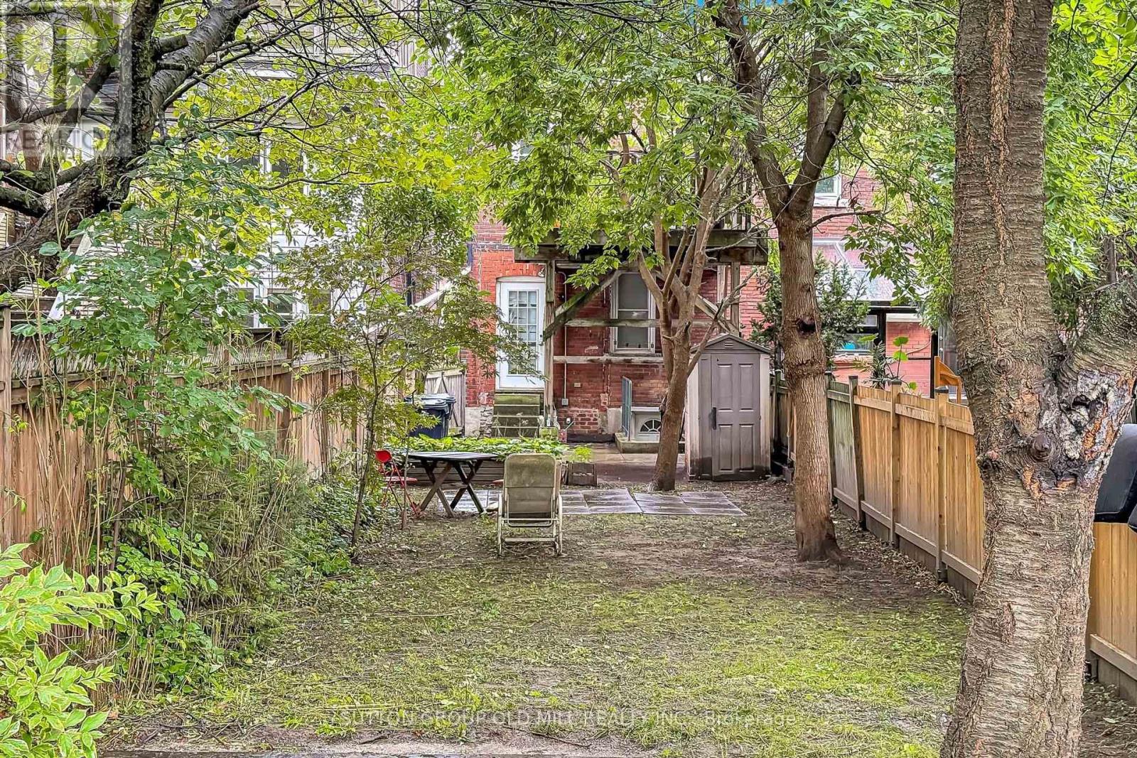 1060 College Street Property Photo 45