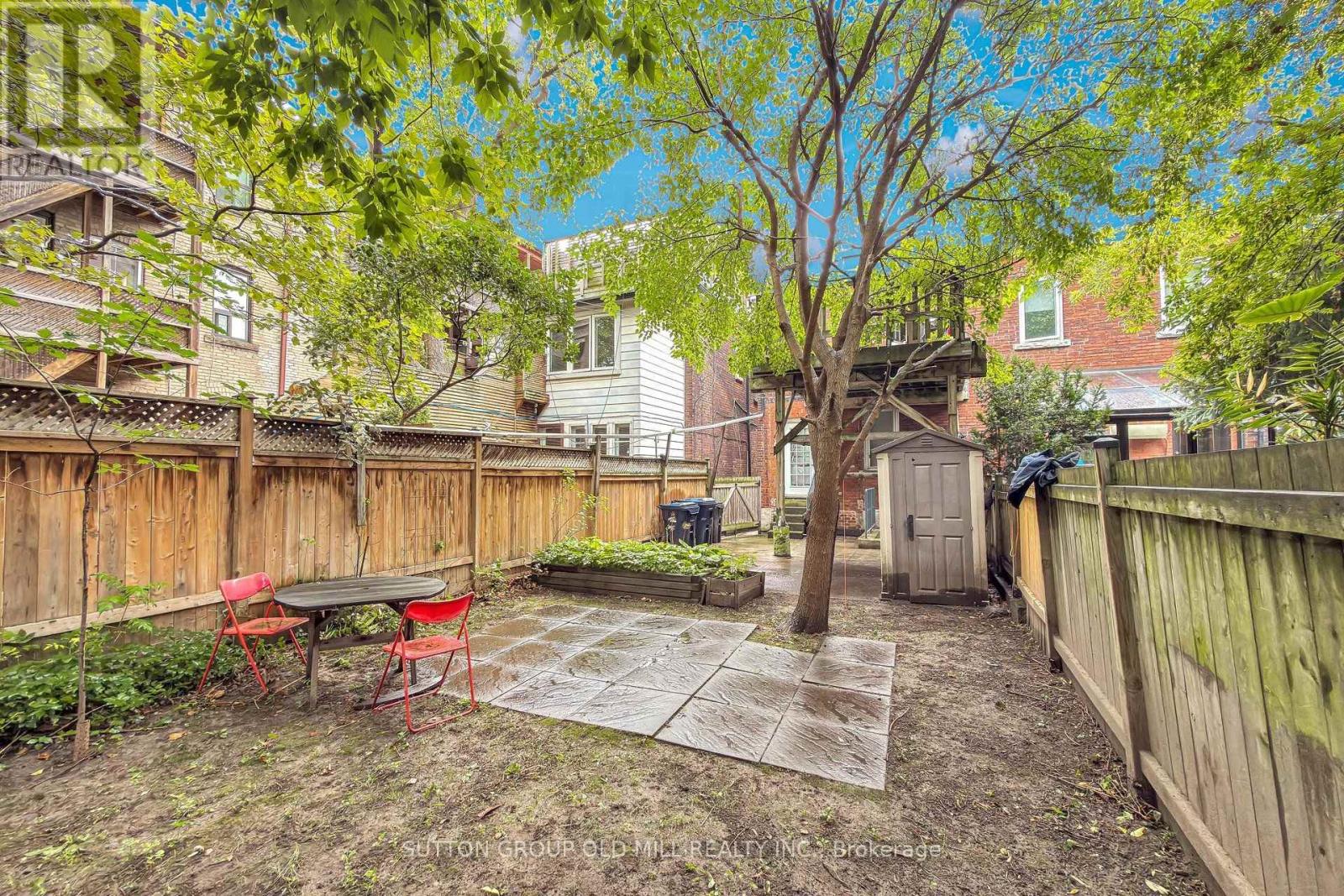 1060 College Street Property Photo 46