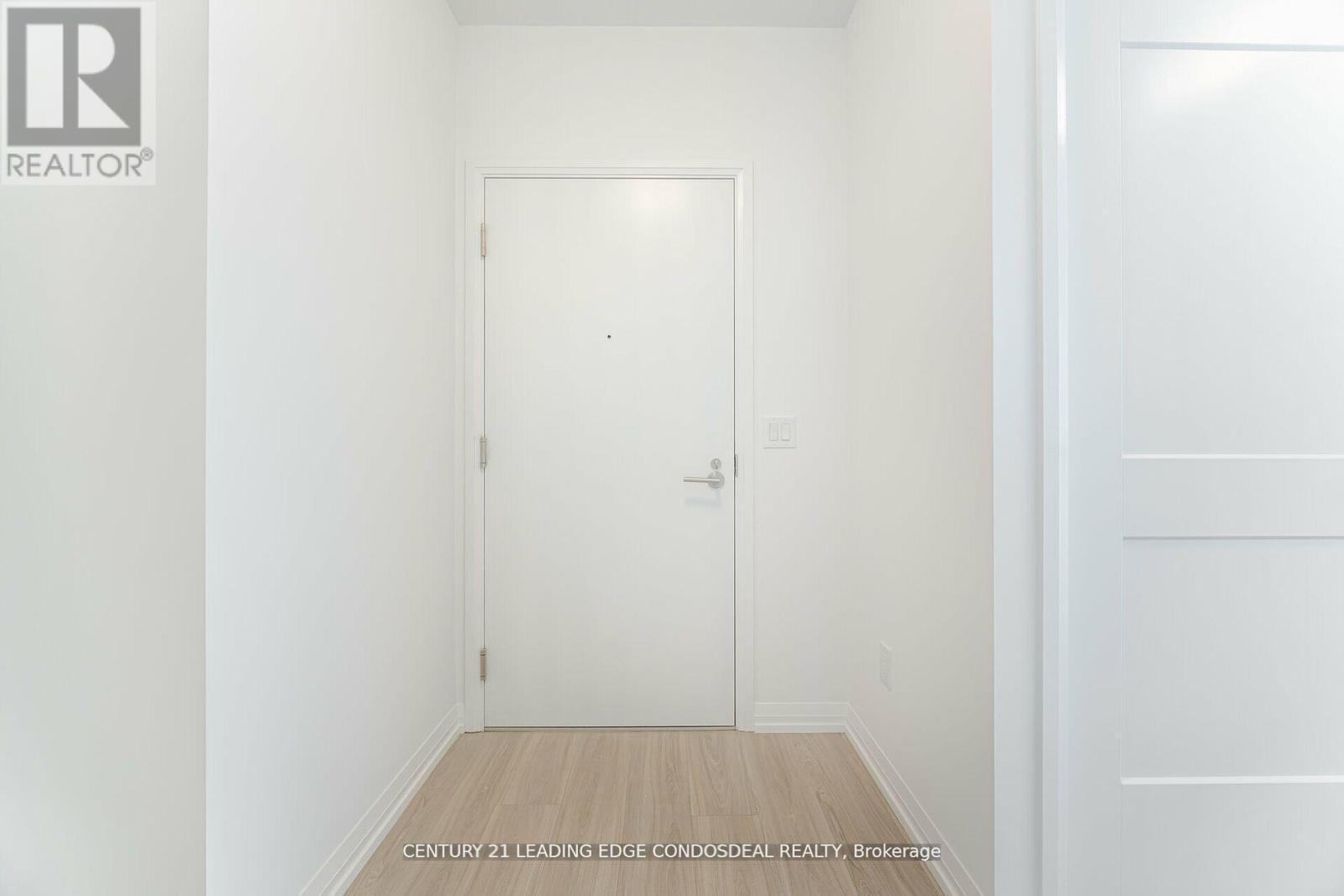4929 - 28 Widmer Street Property Photo 6