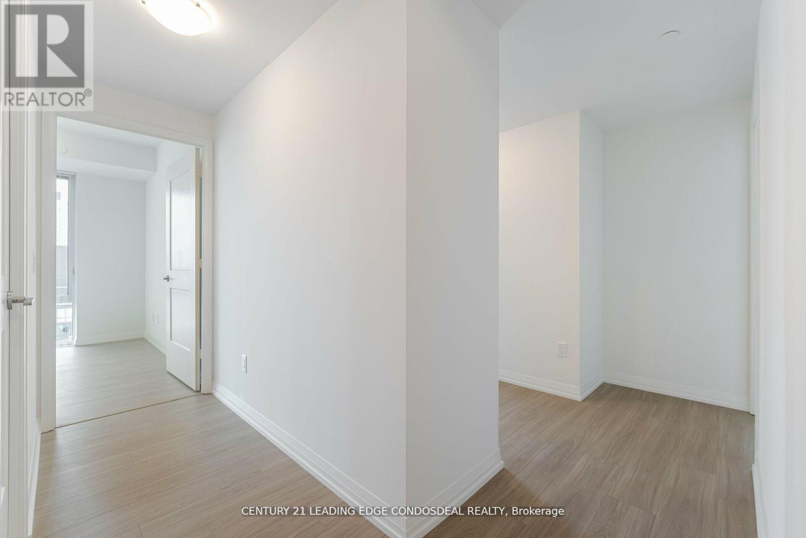 4929 - 28 Widmer Street Property Photo 7