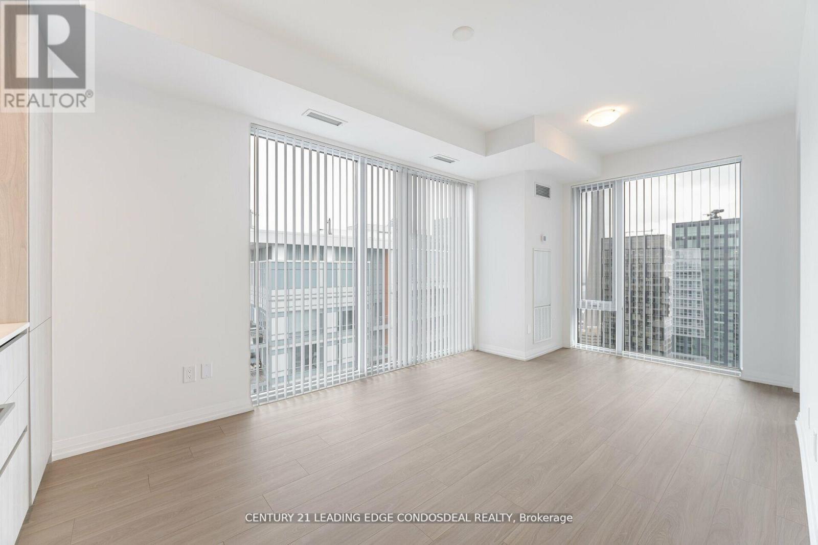 4929 - 28 Widmer Street Property Photo 8