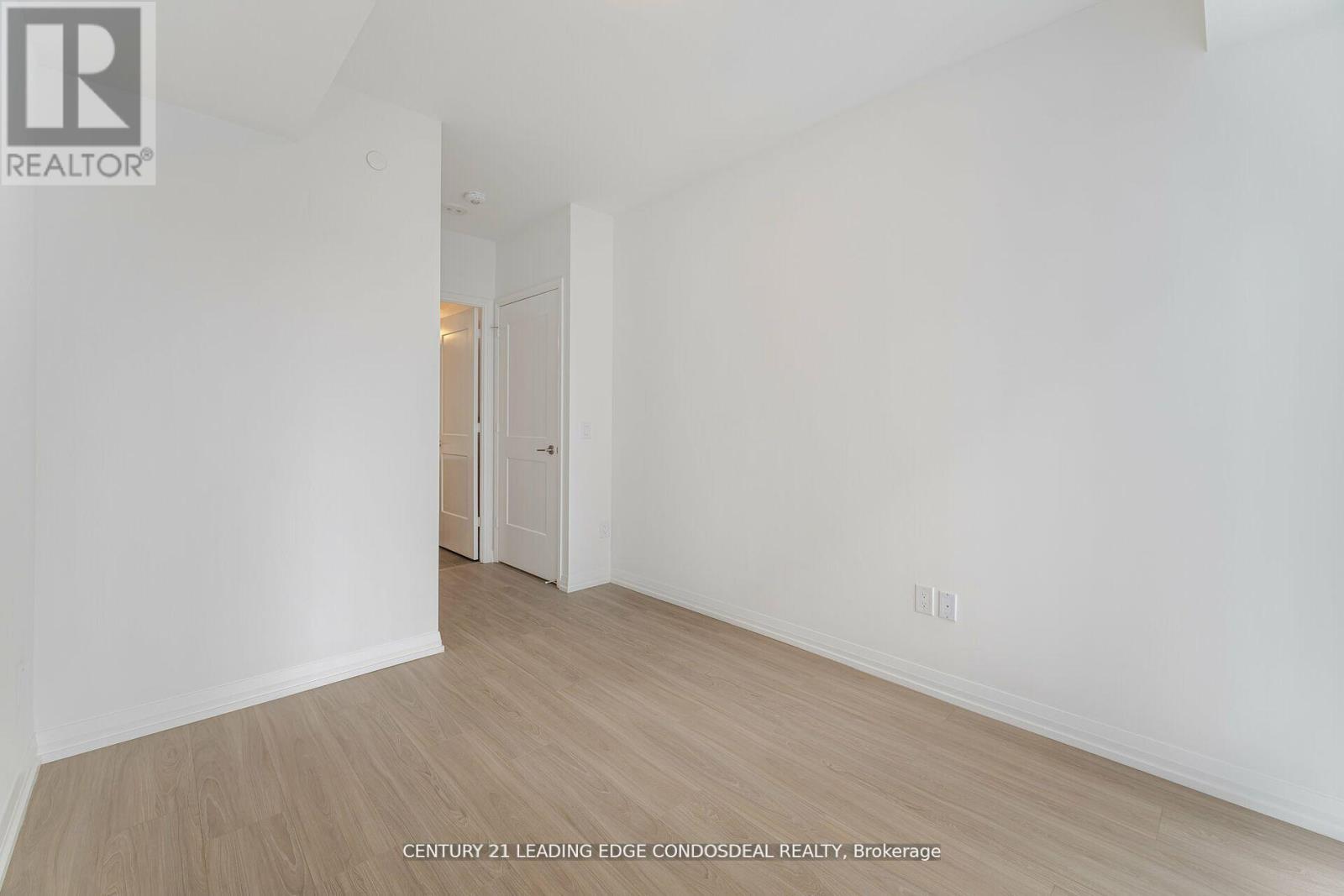 4929 - 28 Widmer Street Property Photo 18