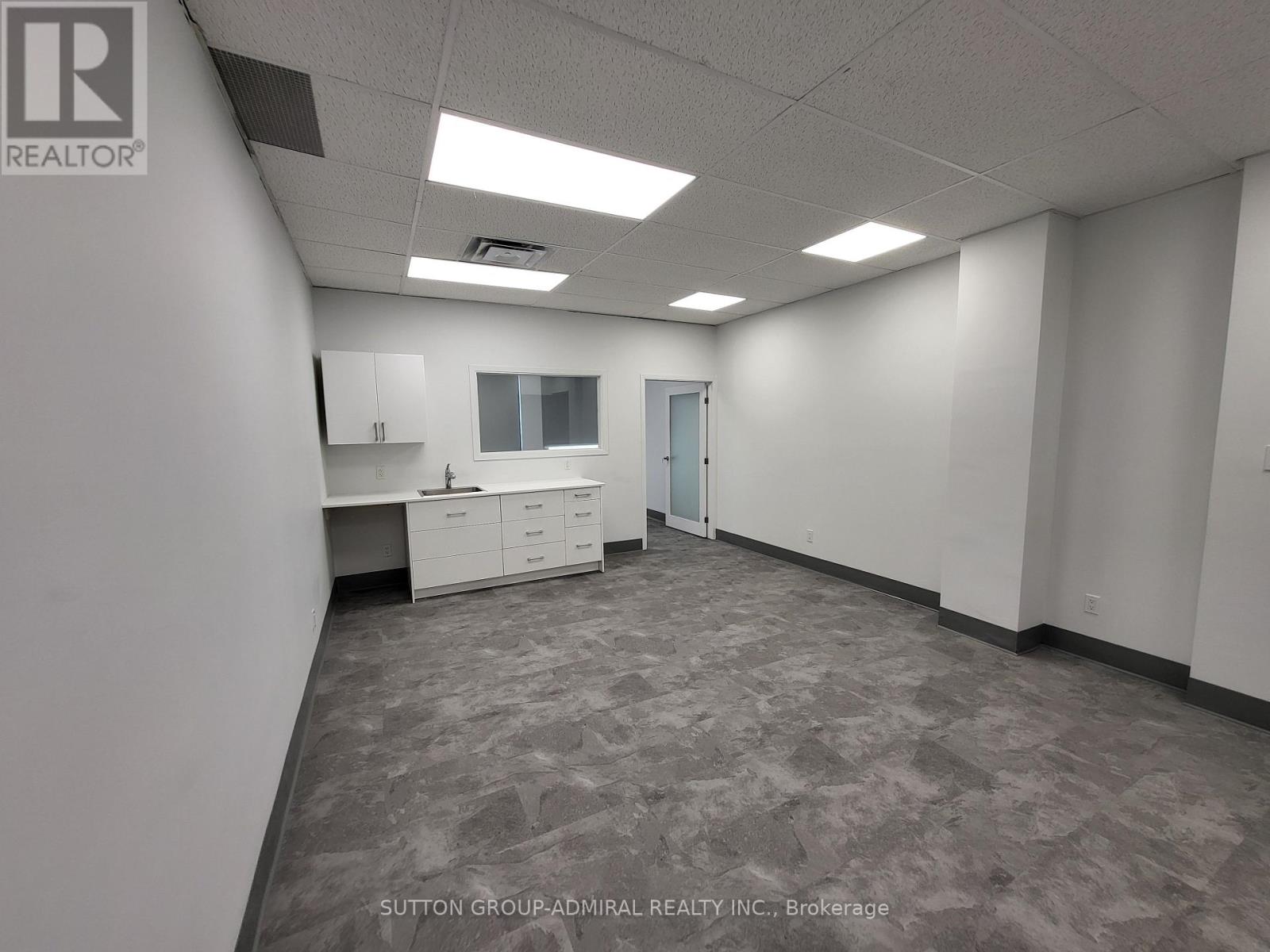 204a - 845 St Clair Avenue W Property Photo 4