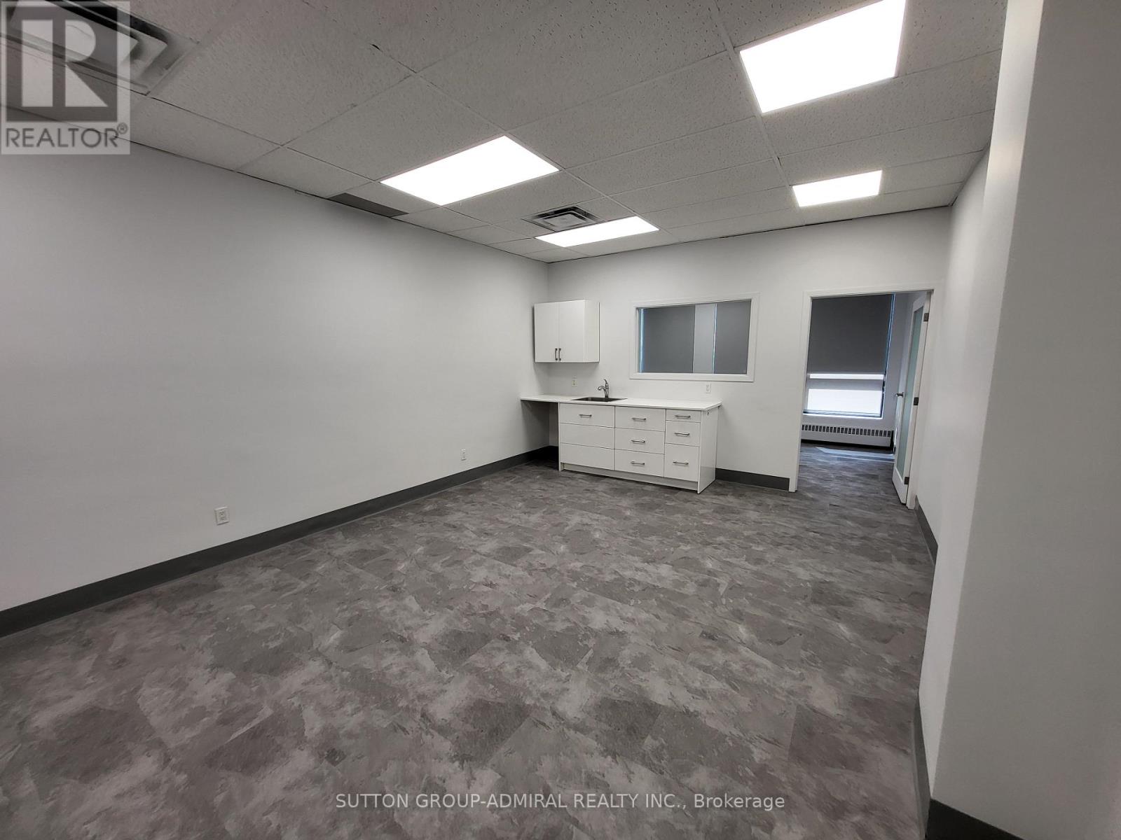 204a - 845 St Clair Avenue W Property Photo 5