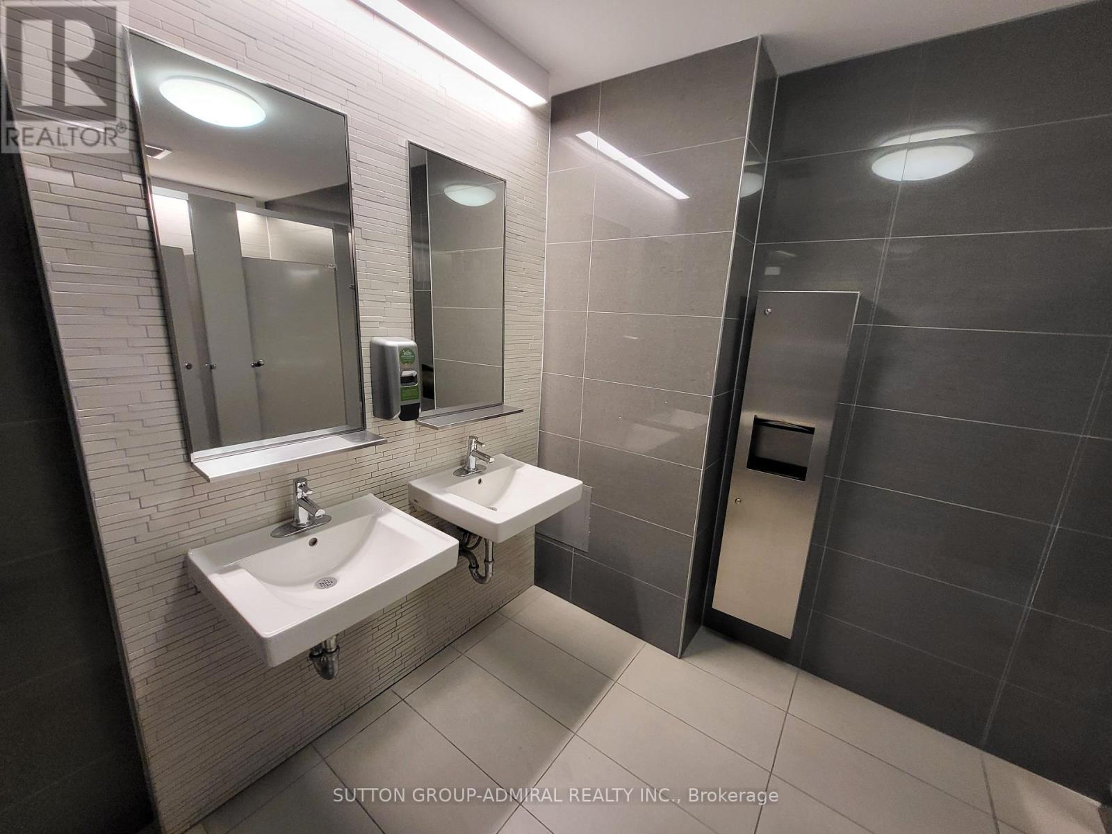 204a - 845 St Clair Avenue W Property Photo 29