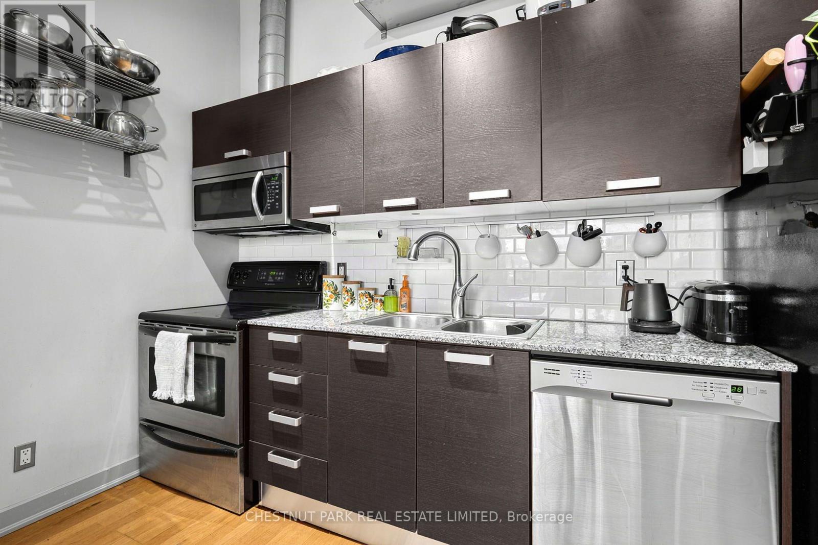401 - 43 Hanna Avenue Property Photo 11