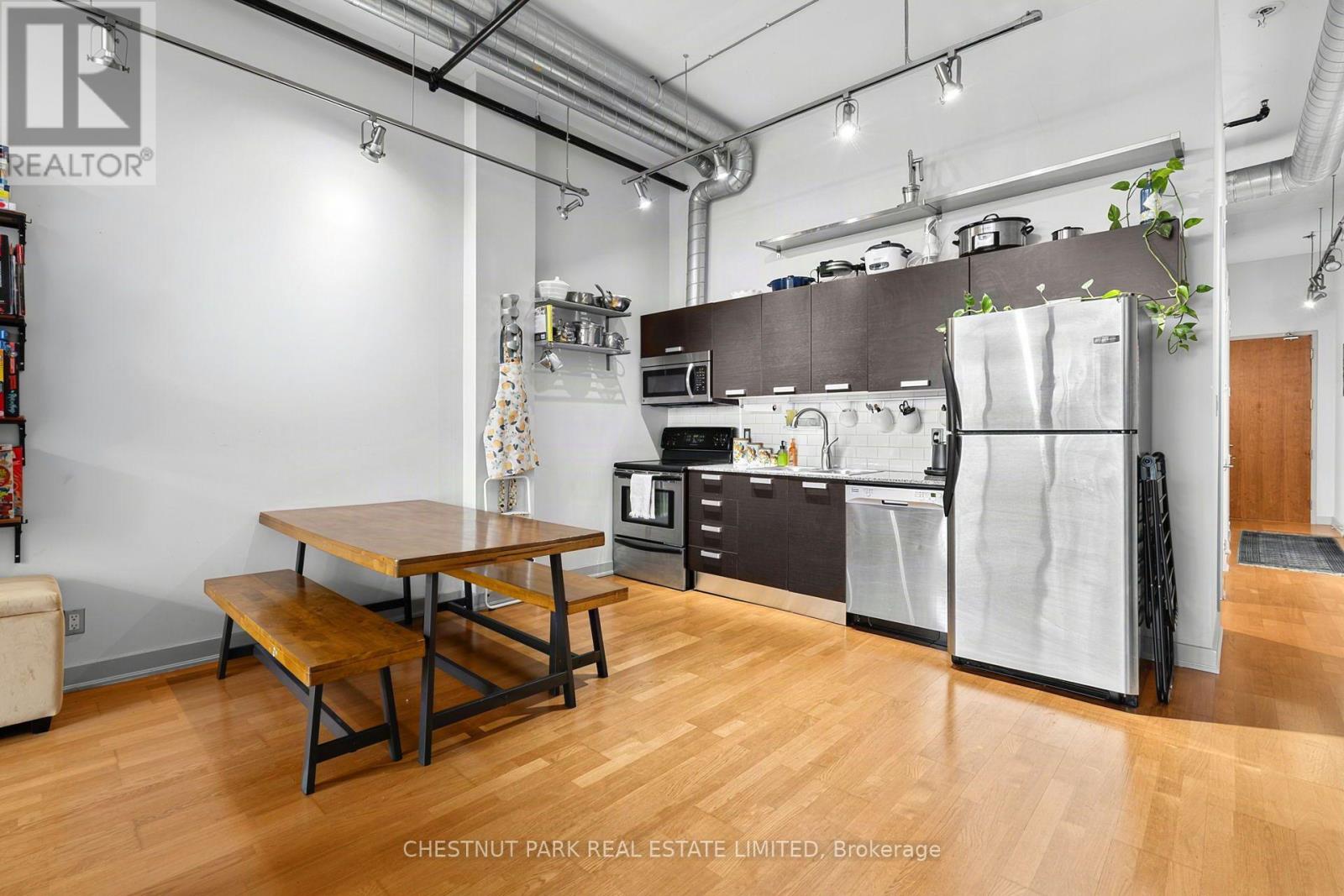 401 - 43 Hanna Avenue Property Photo 12