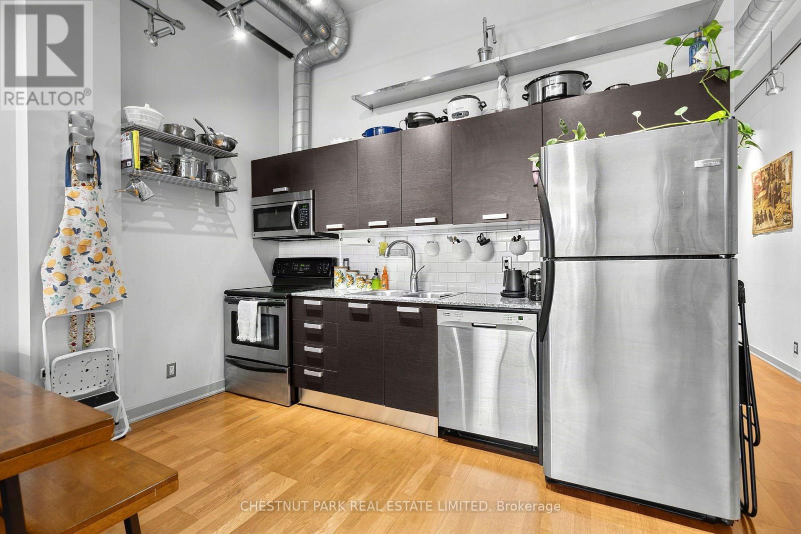 401 - 43 Hanna Avenue Property Photo 13