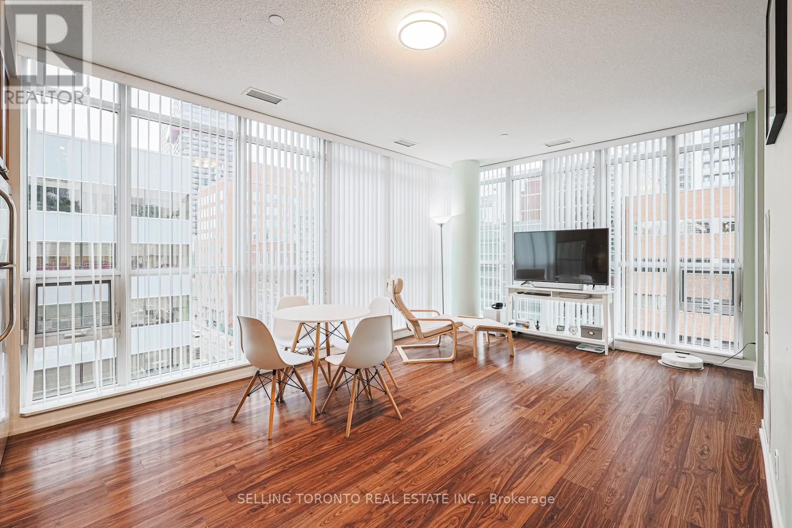 603 - 89 Dunfield Avenue Property Photo 1