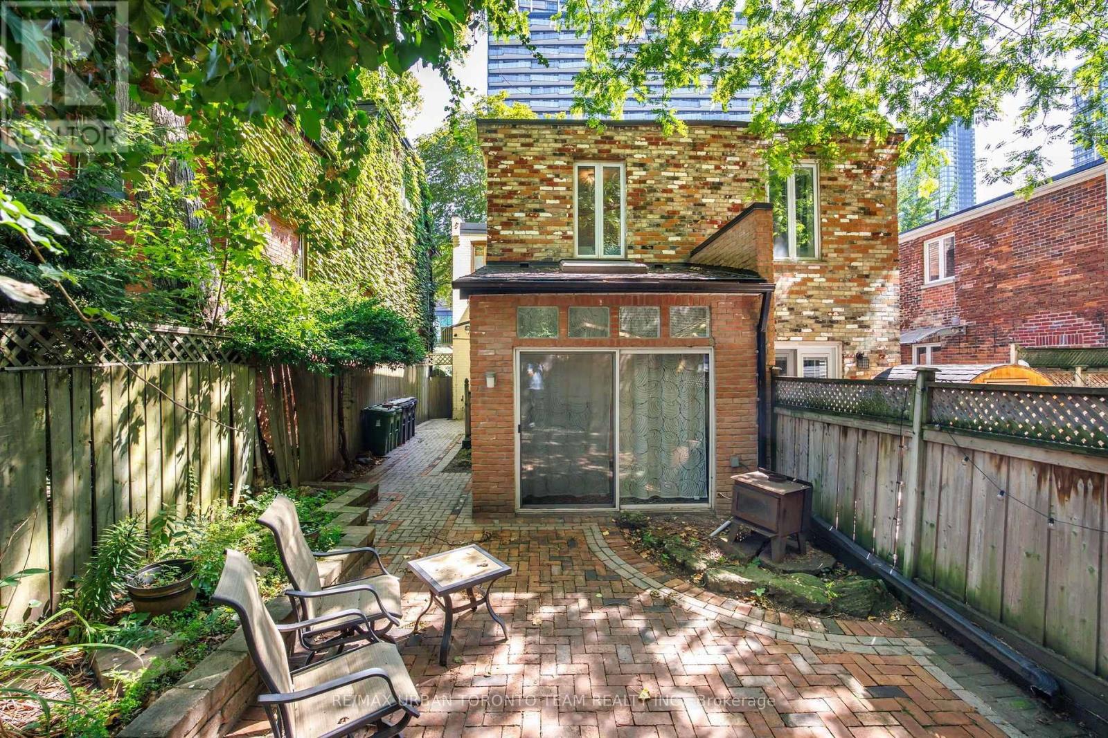 18 Draper Street Property Photo 35
